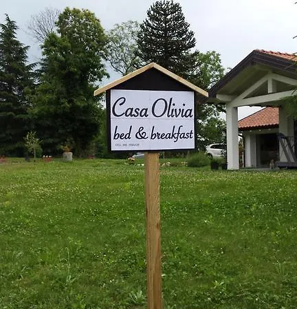 فندق مبيت وإفطار Casa Olivia *